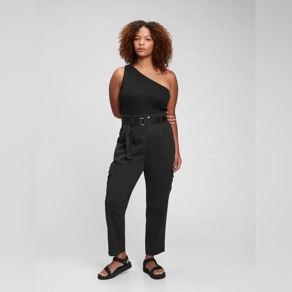 NWT! GAP Black High Rise Belted Cargo Khaki Pants - Size 4 🩷